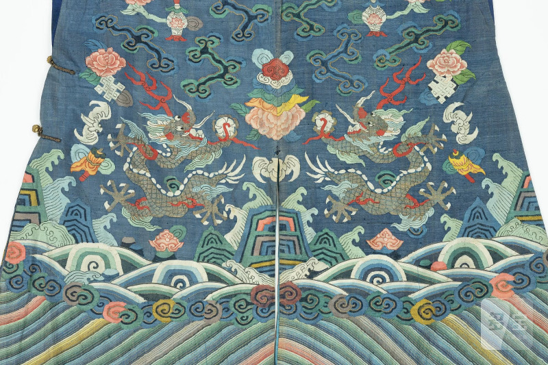 An imperial kesi Jifu with five clawed dragons on a blue ground, - 图4
